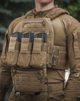 Tasche fur Zwei Magazine Geschlossen