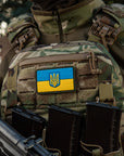 Aüfnaher Flagge der Ukraine mit Geprägtem Wappen PVC