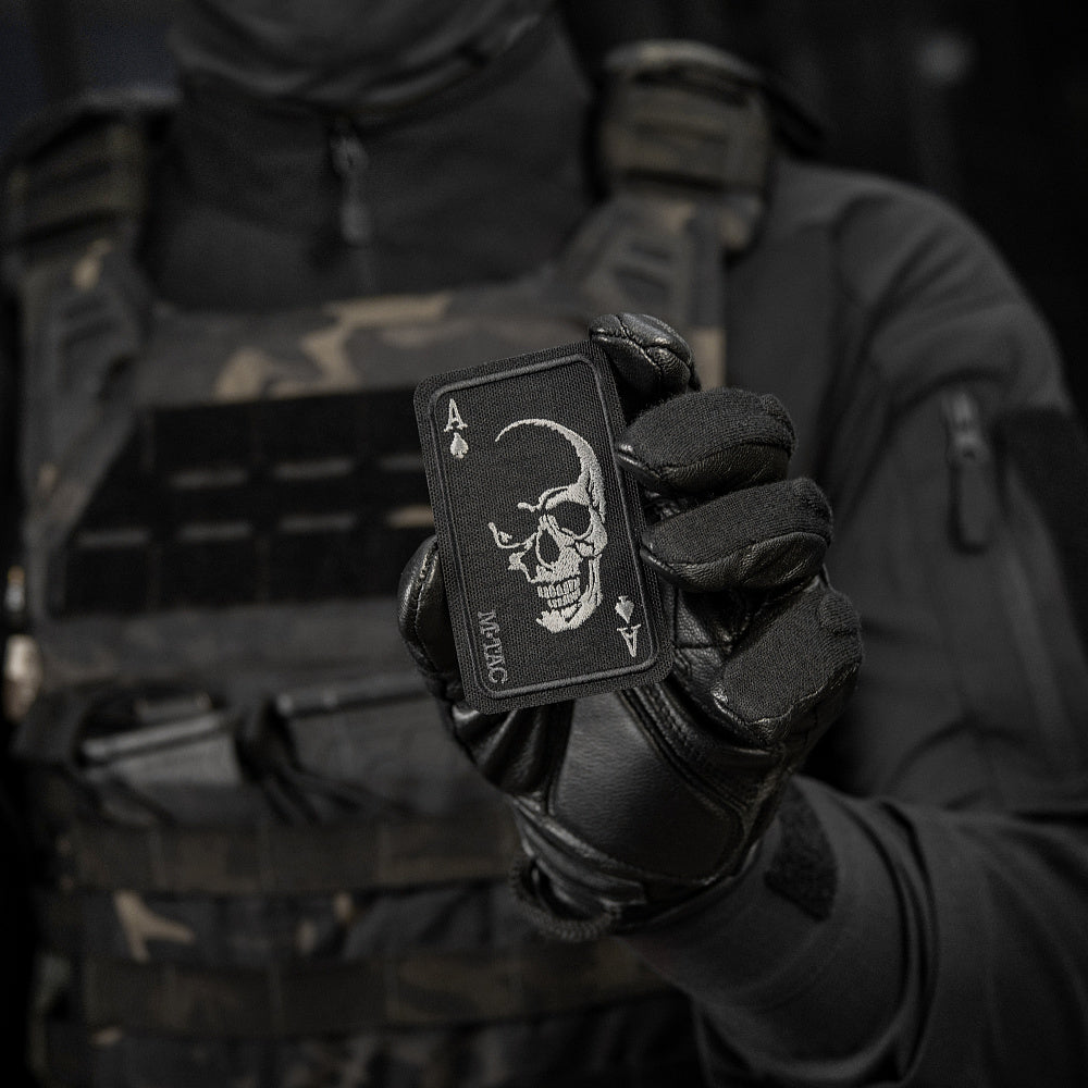 Face Of War (Stickerei)
