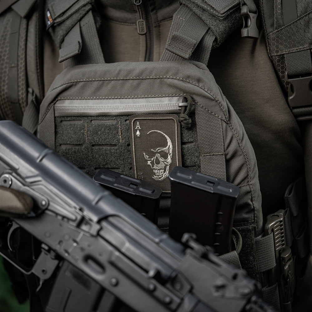 Face Of War (Stickerei)
