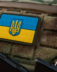 Aüfnaher Flagge der Ukraine mit Geprägtem Wappen PVC