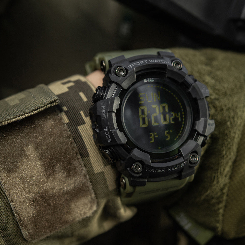 Uhr Tactical 2037
