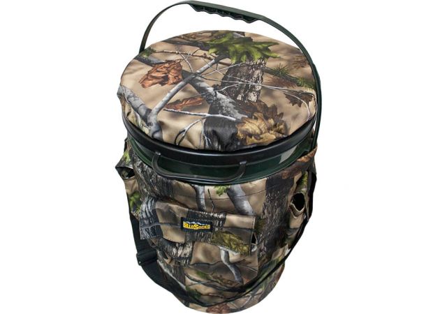 bucket_sillosocks_swivel_seat_with_backpack_4_.jpg