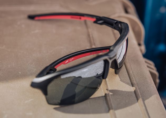 glasses_wiley_x_jakl_american_sniper_signature_-_black_red_rubber_frame_7_.jpg