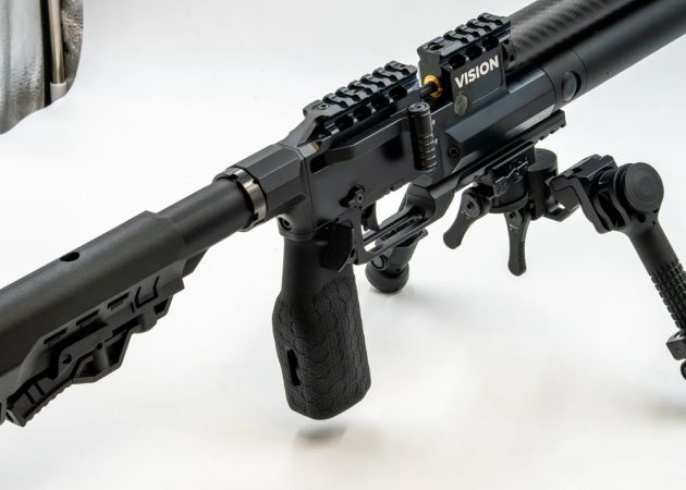 grip_saber_tactical_ar-style_vertical_black_4__1.jpg