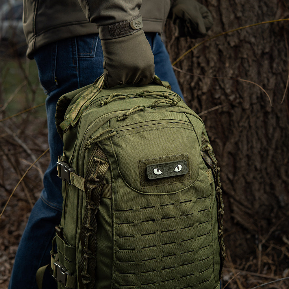 Cat eyes 3d pvc - Image 10