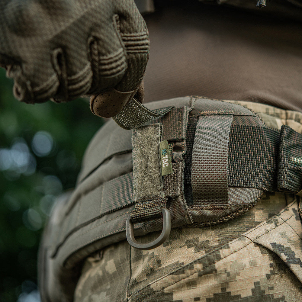 Fastening with D-ring - Image 11