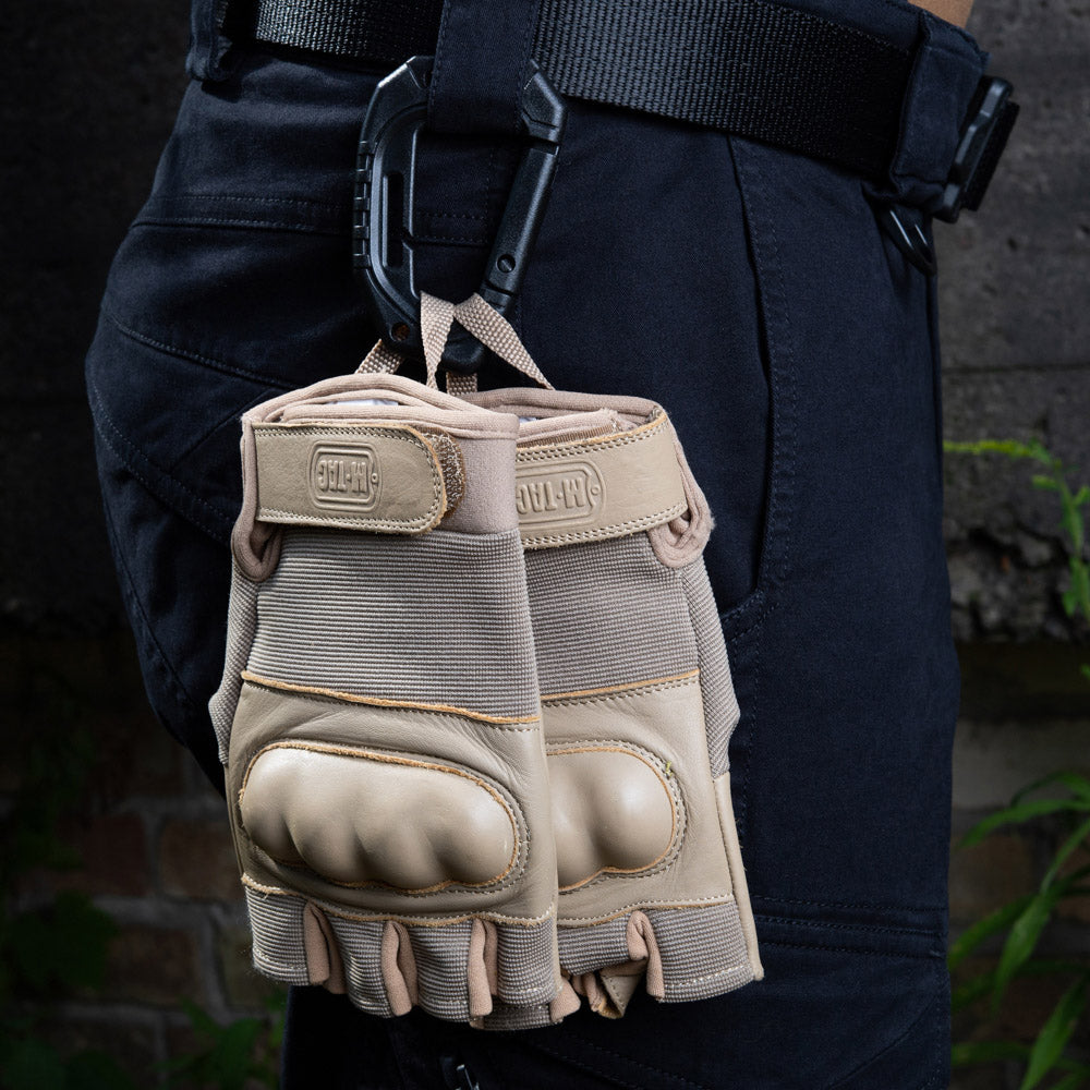 Plastic Tactical Carabiner - Image 4