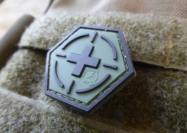patch_jtg_3d_pvc_hexagon_tactical_medic_red_cross_-_forest_2_.jpg