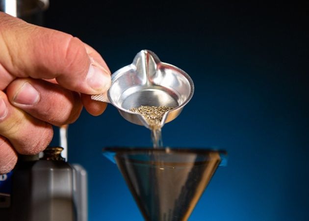 weegschaal-en-kruitdispenser-frankford-platinum-series-intellidropper-electronic-_8_.jpg